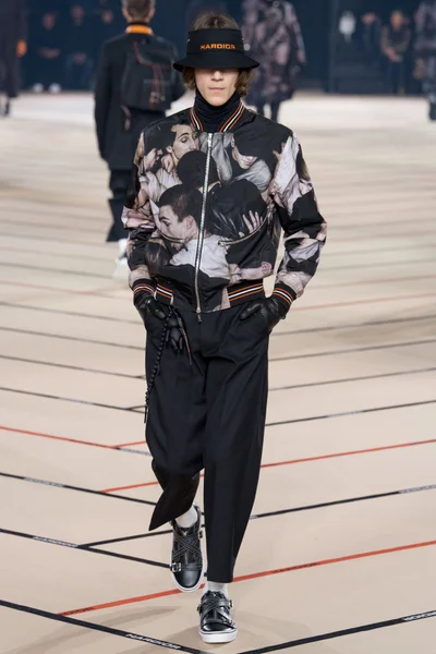 Look 45